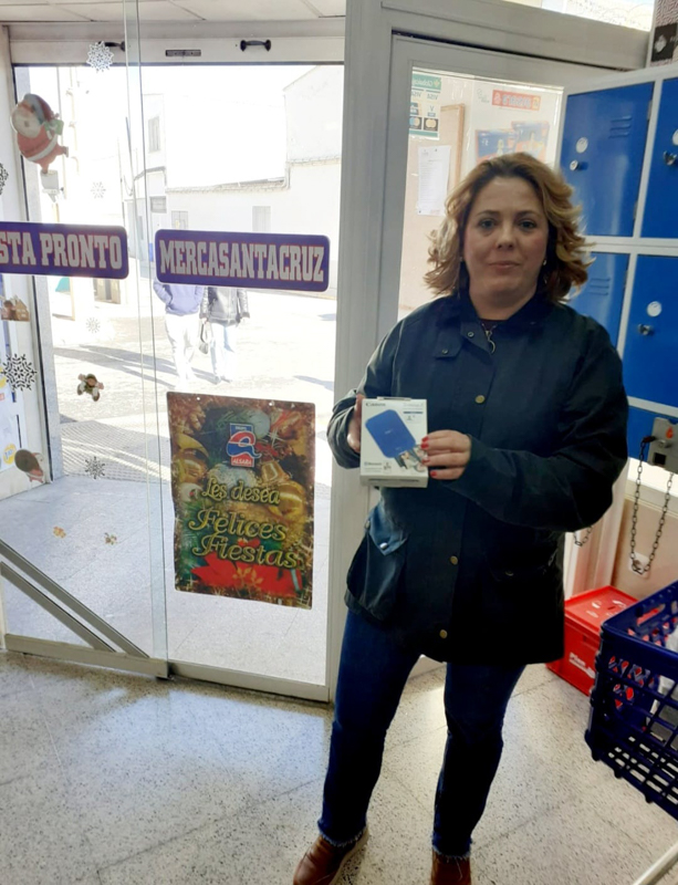 Nuestros clientes continúan recogiendo sus Regalos de los sorteos de Navidad 15