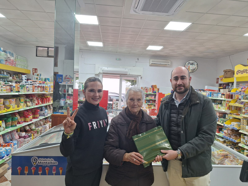 Nuestros clientes continúan recogiendo sus Regalos de los sorteos de Navidad 23