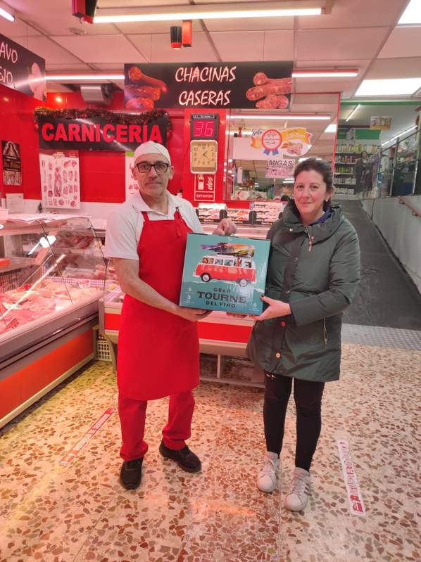 Nuestros clientes continúan recogiendo sus Regalos de los sorteos de Navidad 5