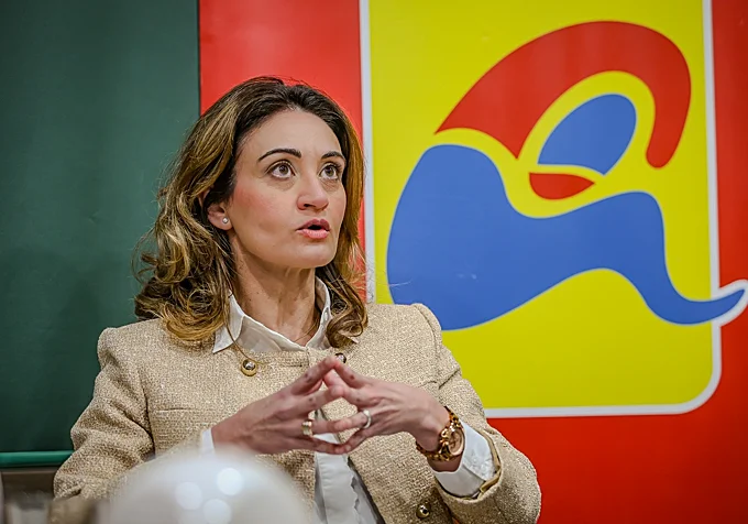 Más que un supermercado, un vecino de nuestros pueblos y barrios. 1